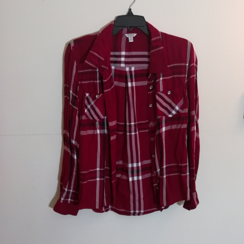 Guess button down top